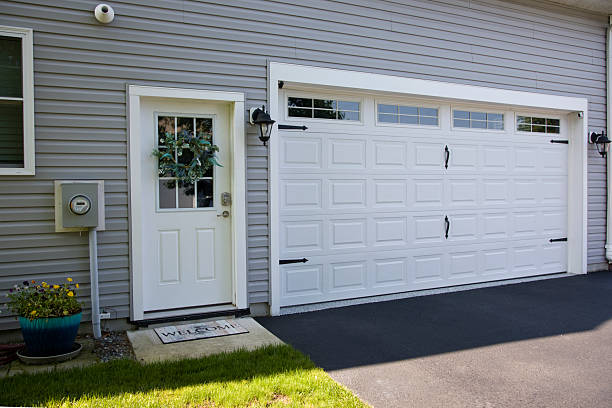 24/7 Emergency Garage Door Panel Replacement experts in Lakeview, OH